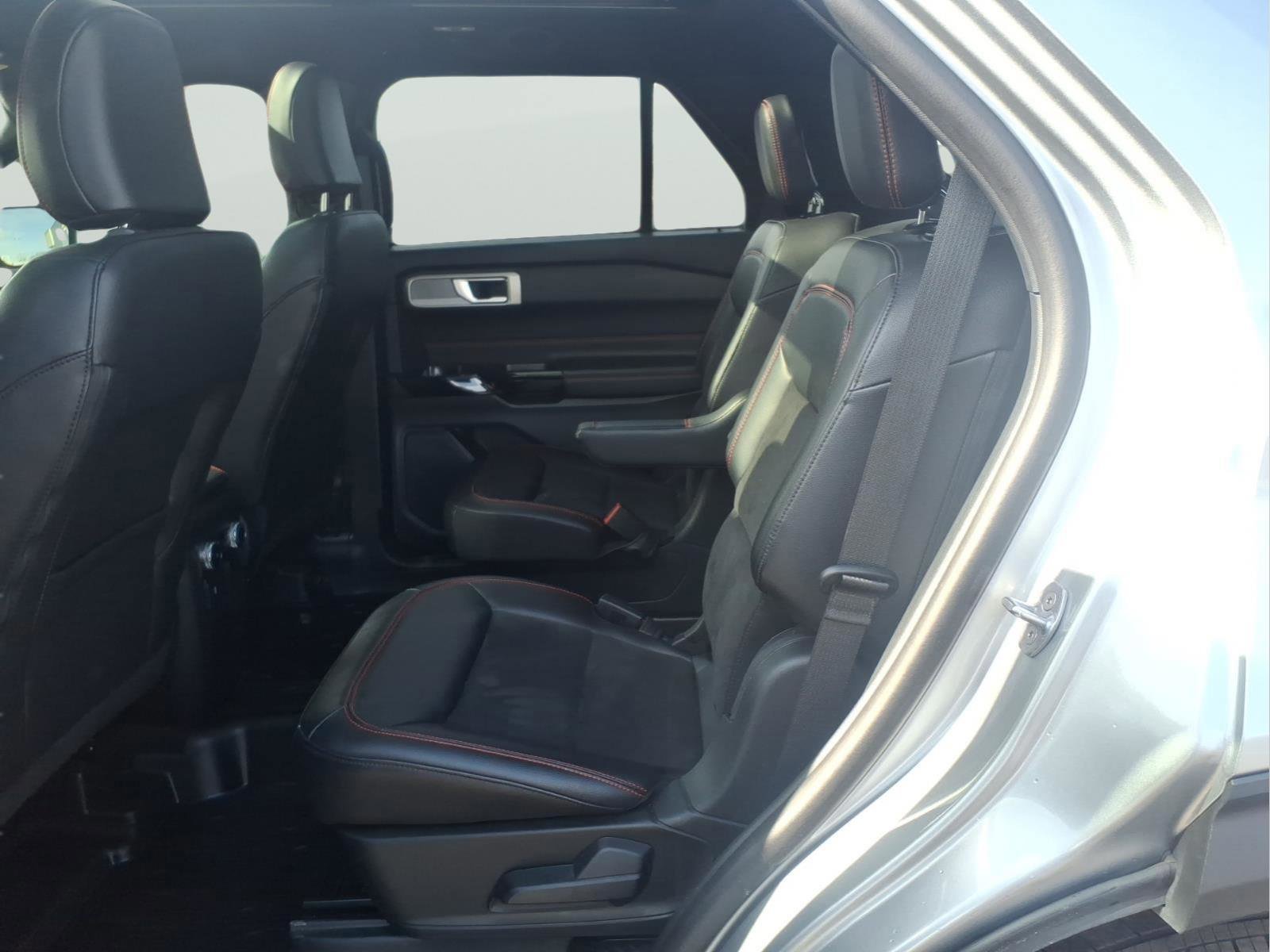 Certified 2023 Ford Explorer ST-Line w/ Class IV Trailer Tow Package image 9