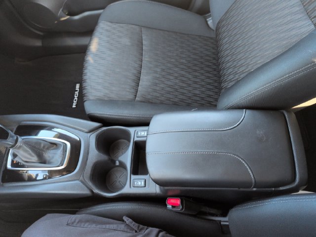 Used 2018 Nissan Rogue SV AWD/4WD image 41