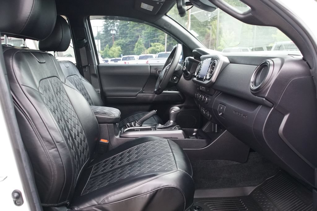 Used 2021 Toyota Tacoma TRD Off-Road AWD/4WD image 9