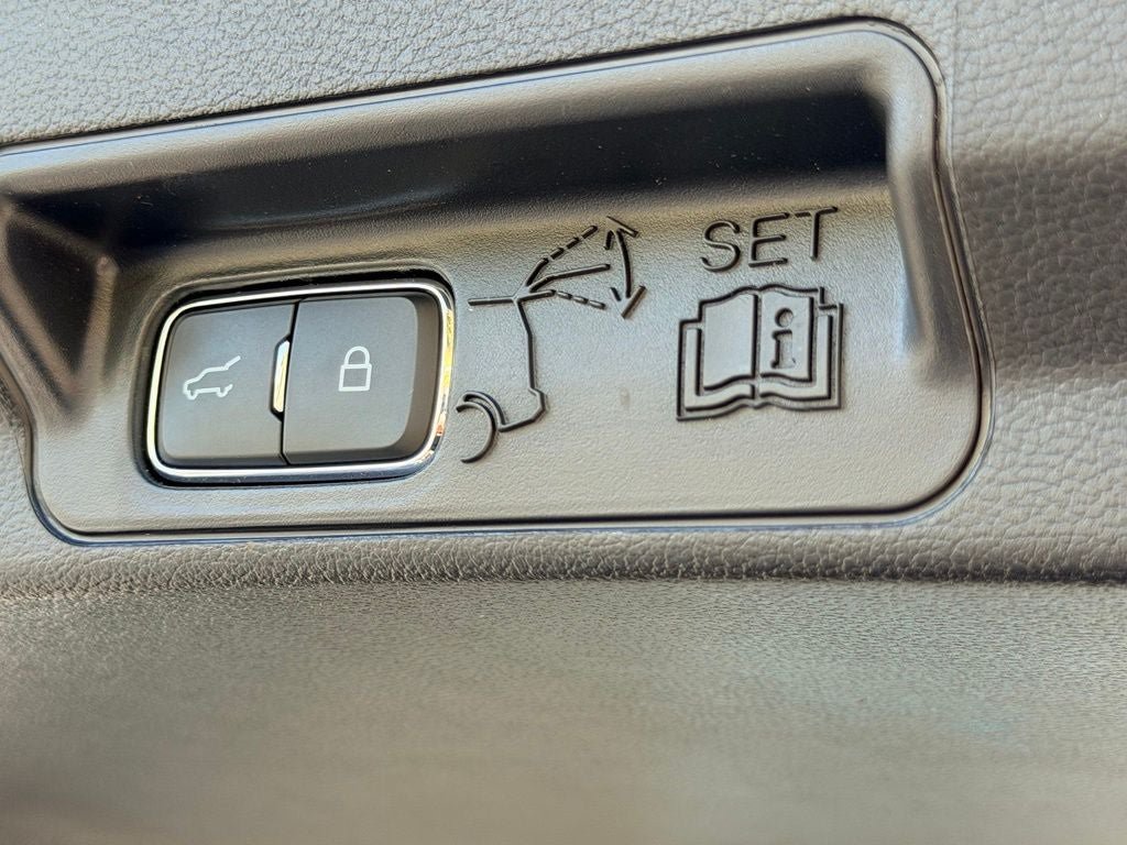 Certified 2025 Ford Explorer ST-Line AWD/4WD image 34