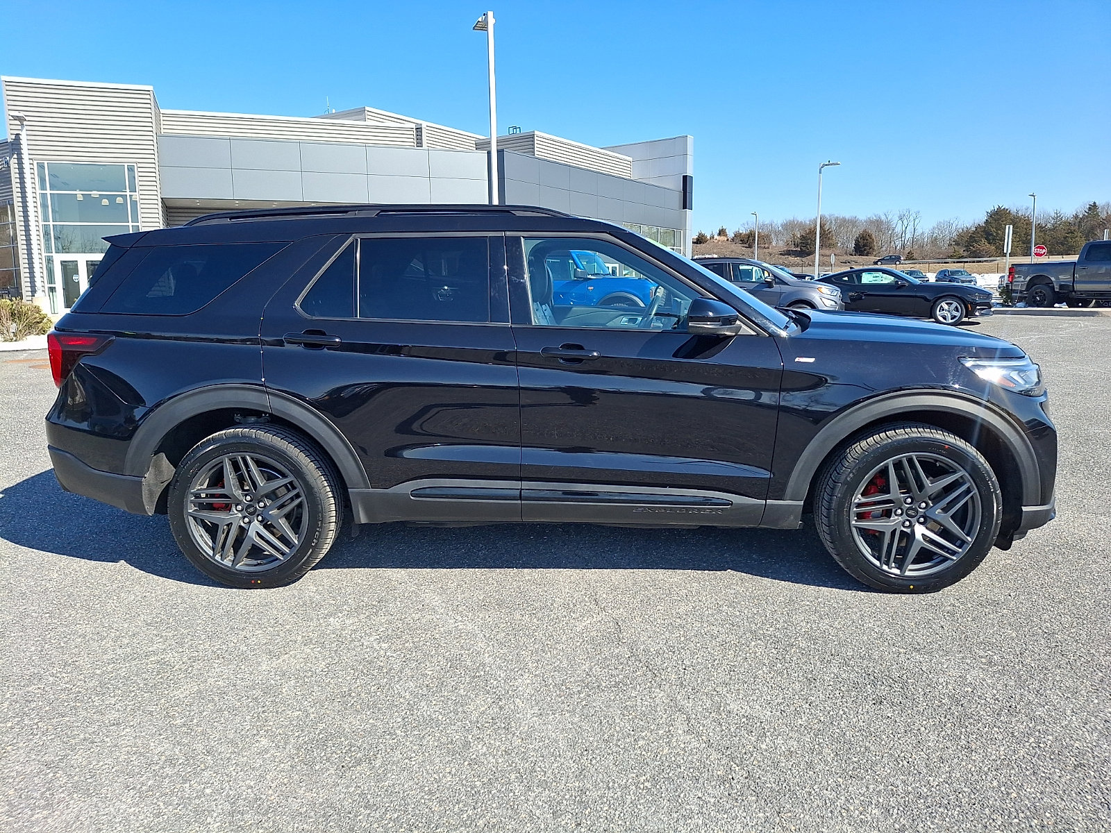 Certified 2025 Ford Explorer ST-Line w/ Premium Package AWD/4WD image 7
