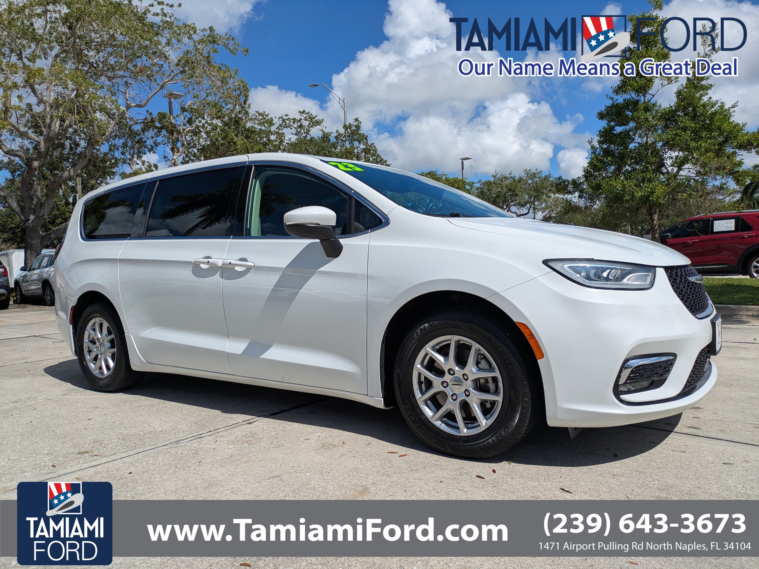 Used 2023 Chrysler Pacifica Touring-L FWD video 1