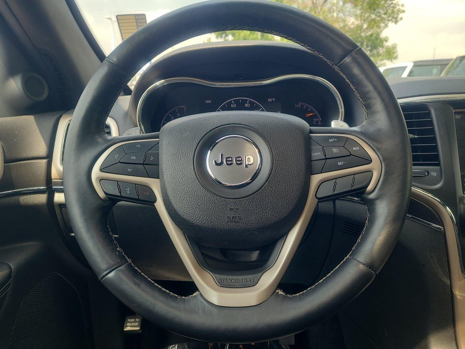Used 2017 Jeep Grand Cherokee Limited AWD/4WD image 9