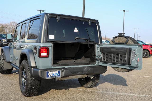 Used 2025 Jeep Wrangler Sport image 5