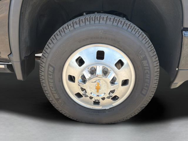 Used 2024 Chevrolet Silverado 3500 High Country w/ High Country Premium Package AWD/4WD image 9