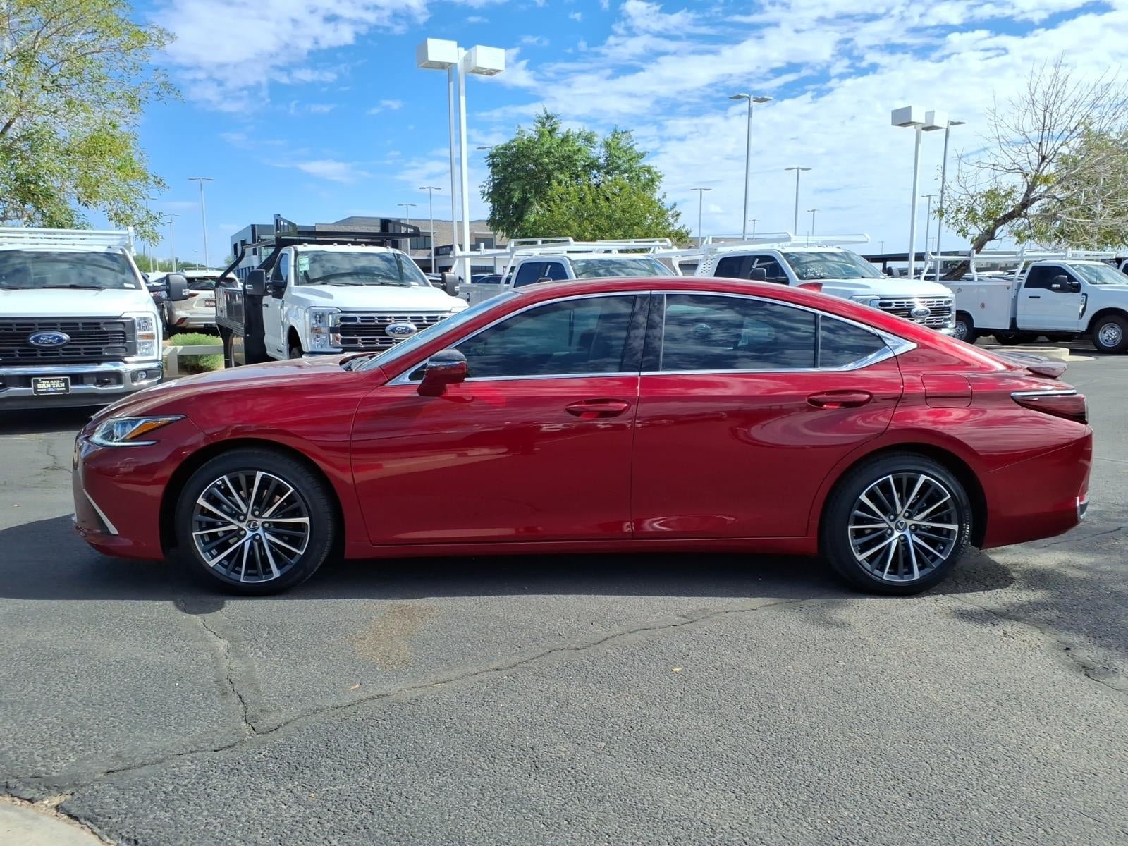Used 2025 Lexus ES 300h w/ Premium Package FWD image 7