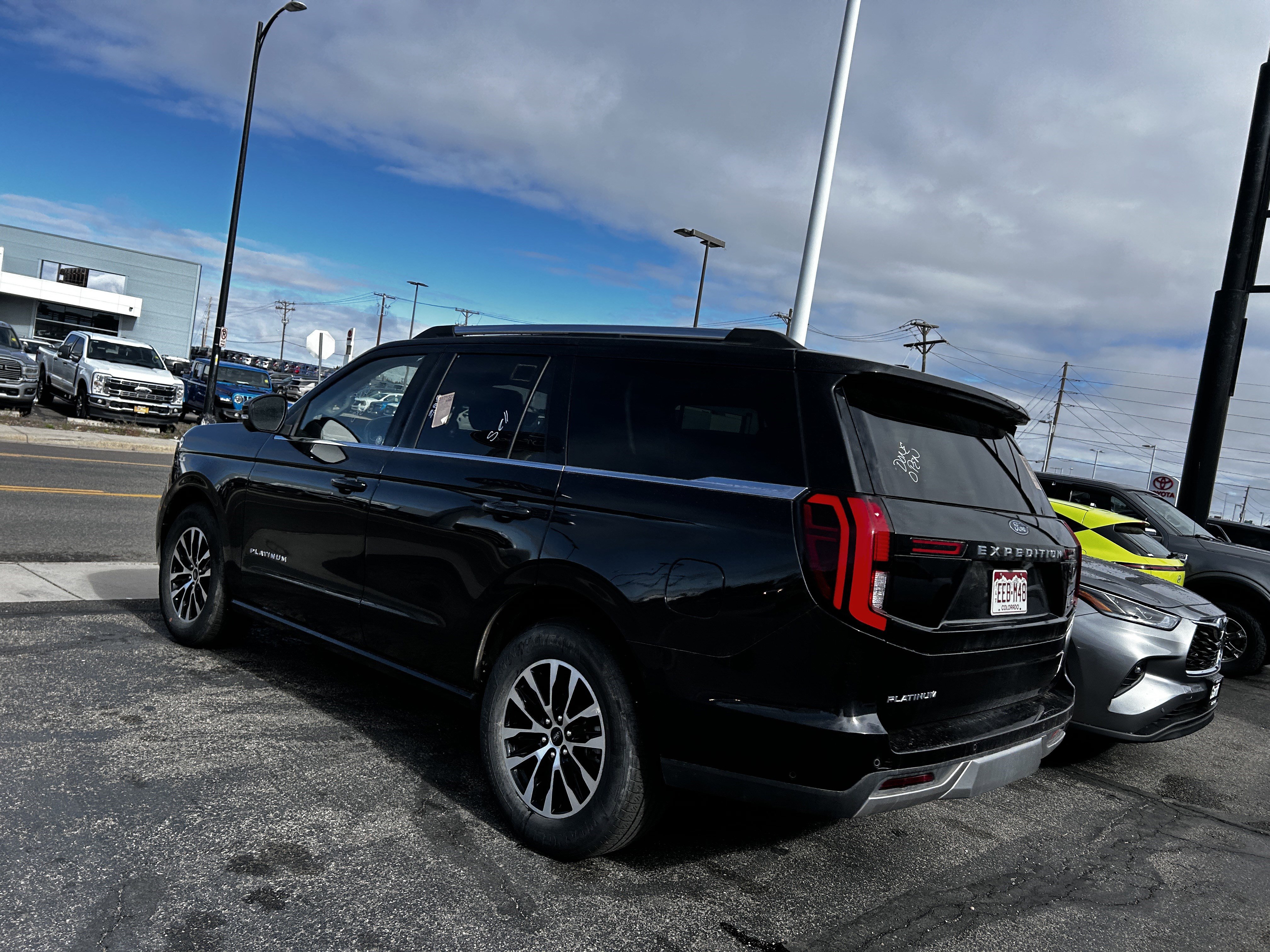 Certified 2025 Ford Expedition Platinum AWD/4WD image 4