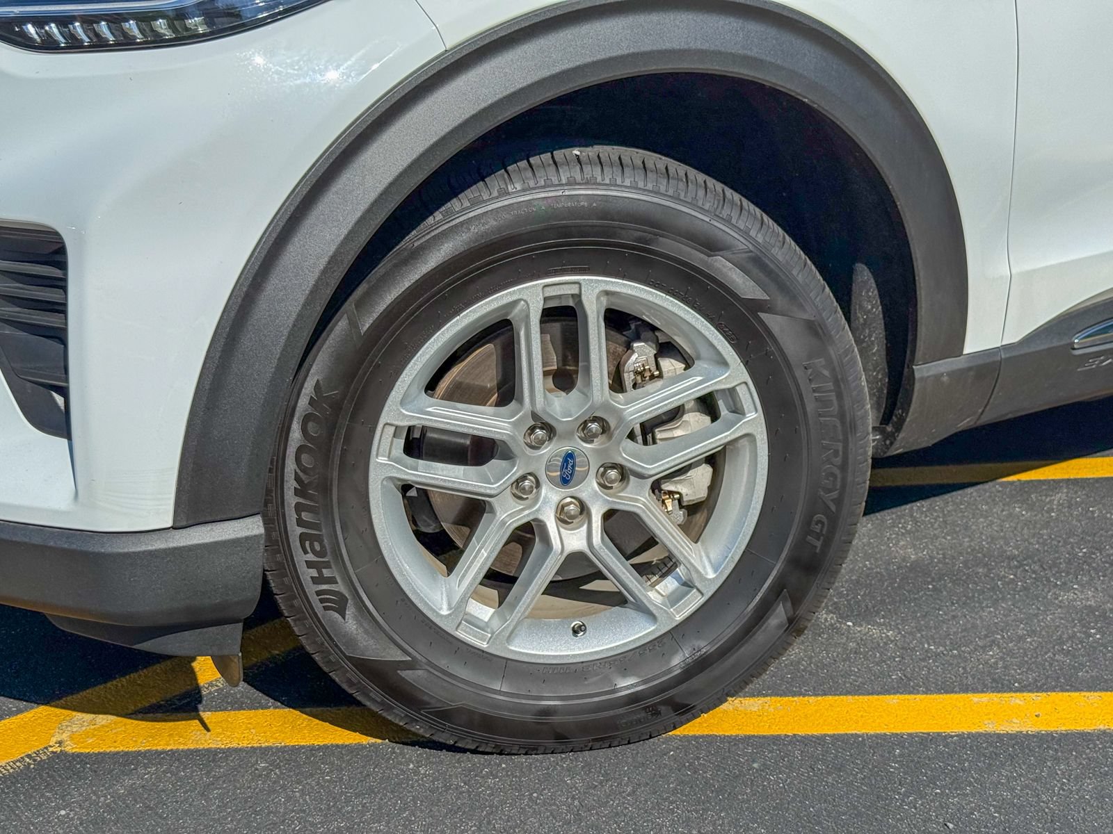 Certified 2025 Ford Explorer Active AWD/4WD image 10
