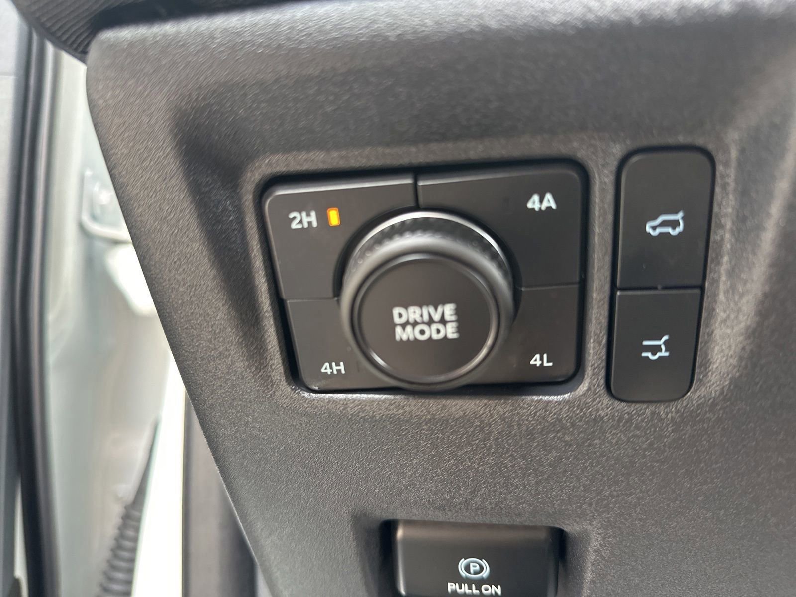 Certified 2025 Ford Expedition Active AWD/4WD image 28