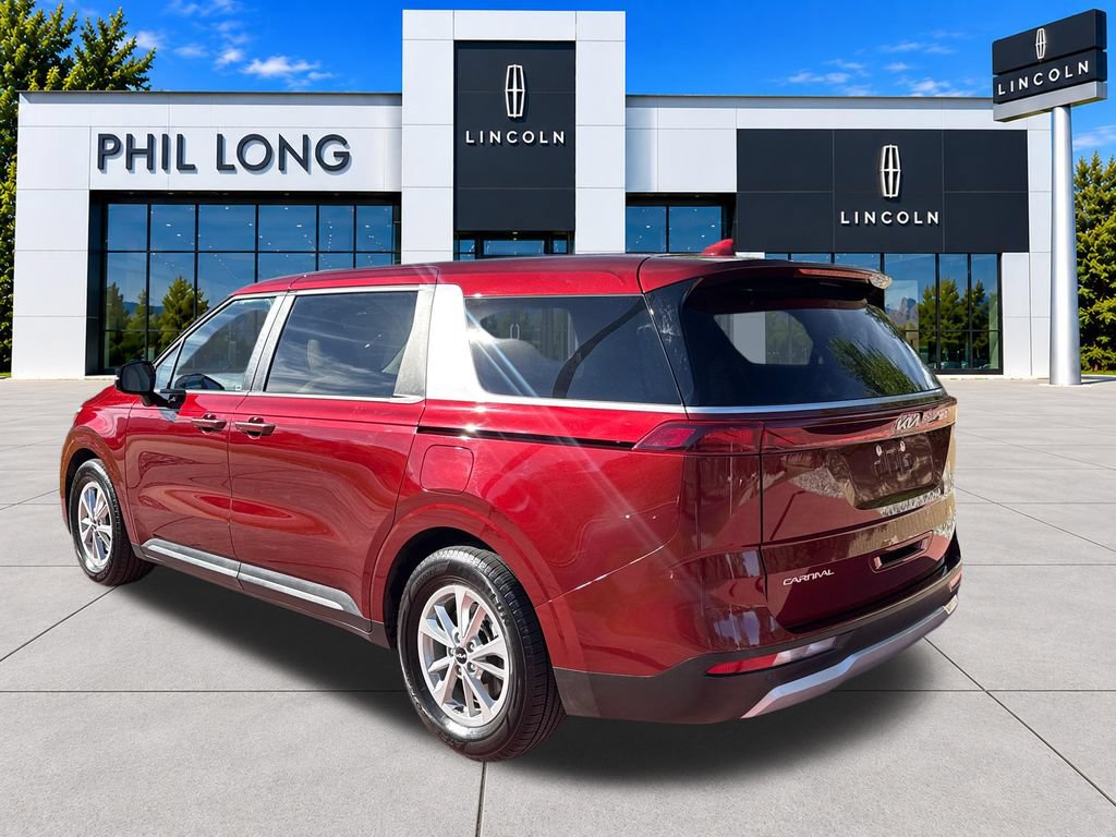 Used 2024 Kia Carnival LX FWD image 5