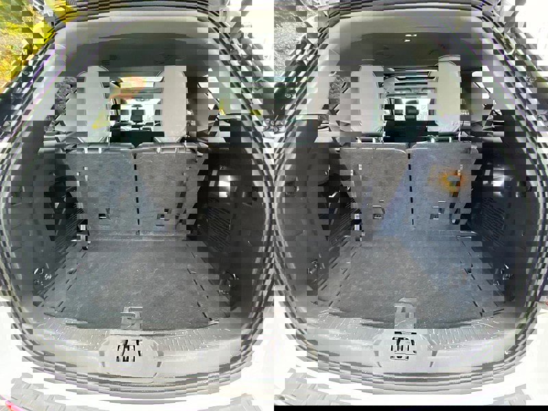 Certified 2022 Ford Explorer XLT w/ Equipment Group 202A image 10