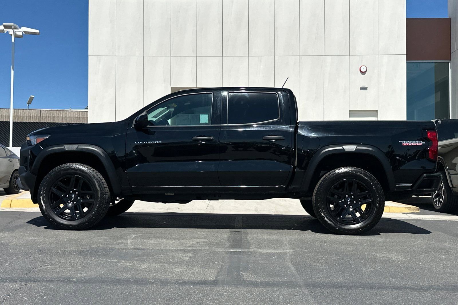 Used 2023 Chevrolet Colorado Trail Boss w/ Technology Package image 6