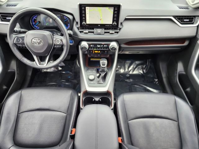 Used 2020 Toyota RAV4 Limited image 12