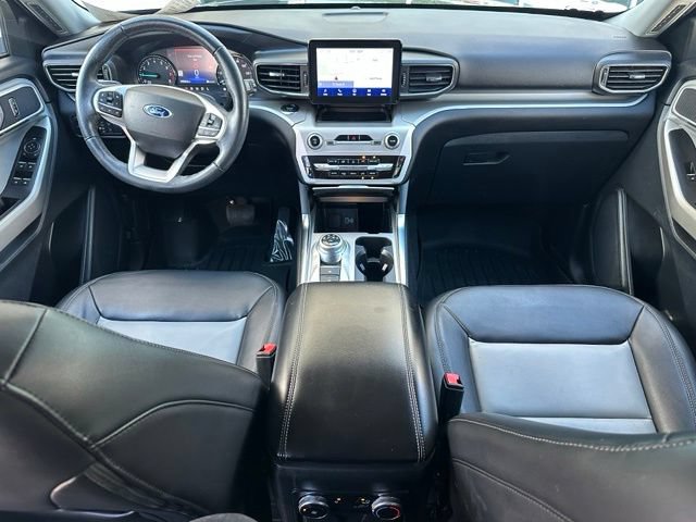 Certified 2022 Ford Explorer XLT w/ Equipment Group 202A RWD image 11