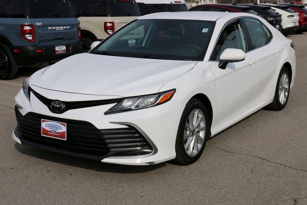 Used 2024 Toyota Camry LE image 2