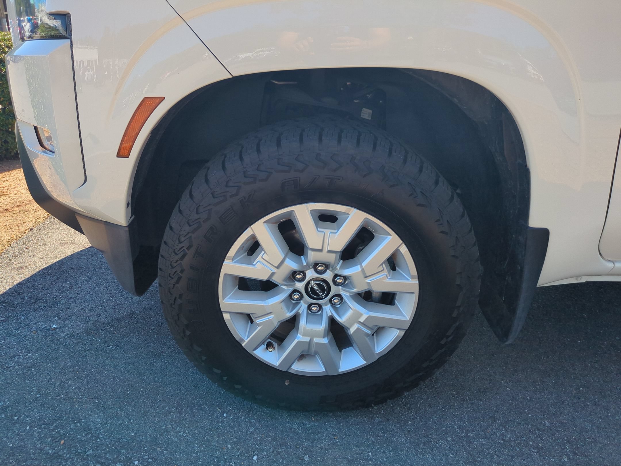 Used 2022 Nissan Frontier SV AWD/4WD image 9