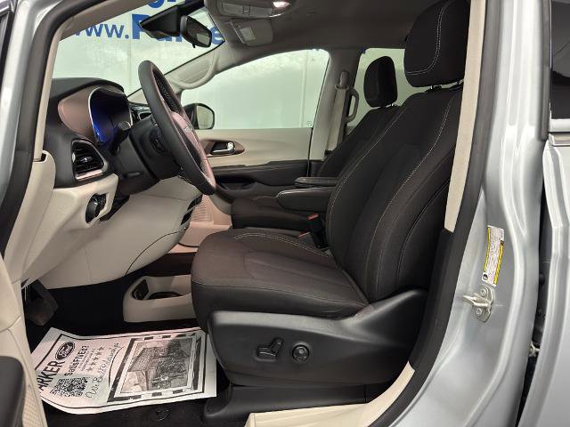 Used 2024 Chrysler Voyager LX image 6