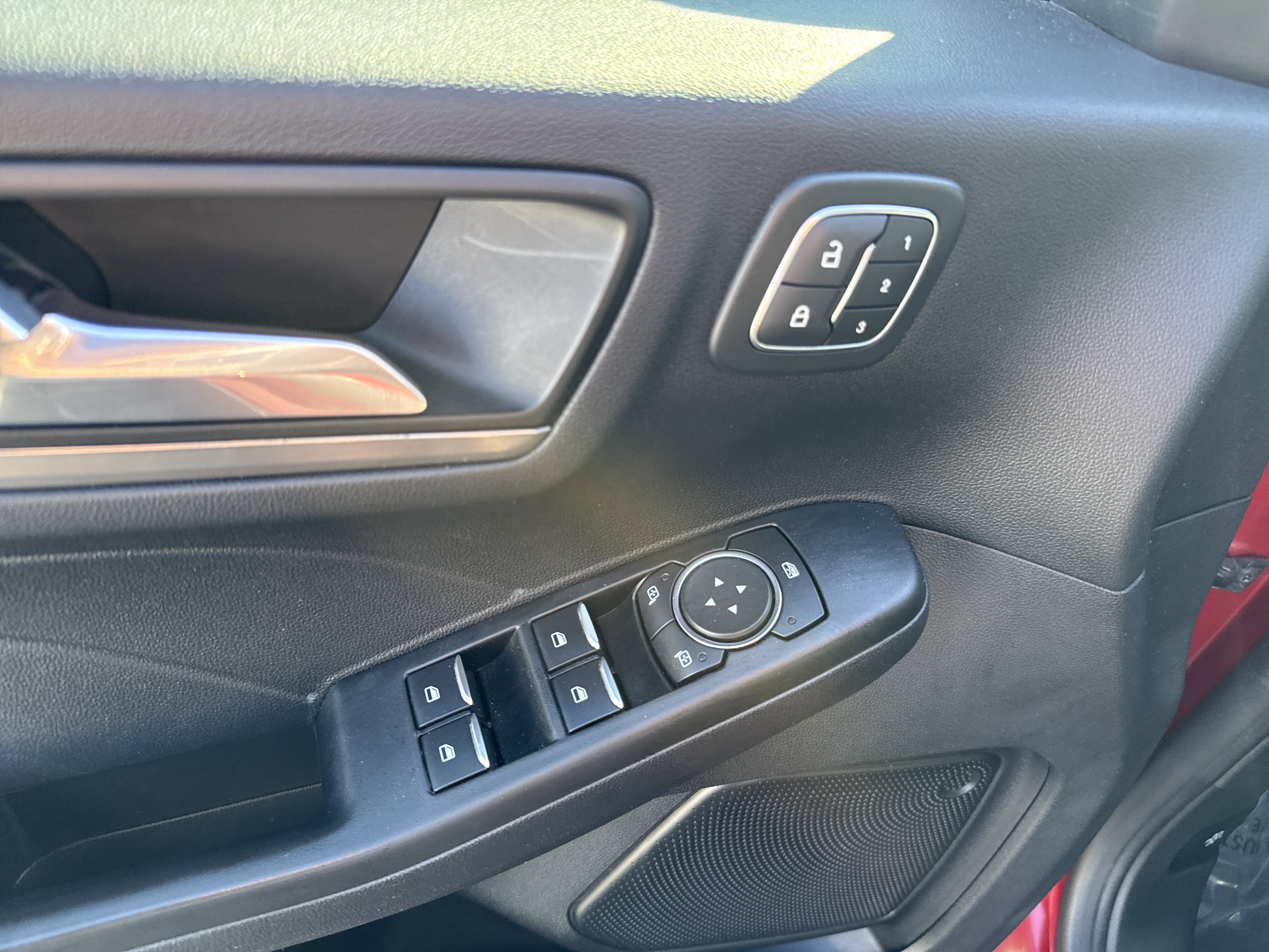 Certified 2022 Ford Escape Titanium image 20