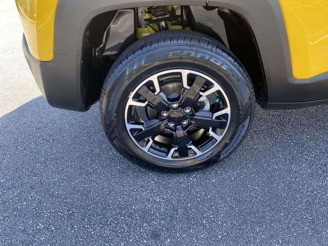Used 2023 Jeep Renegade Trailhawk w/ Trailhawk Elite Group AWD/4WD image 9