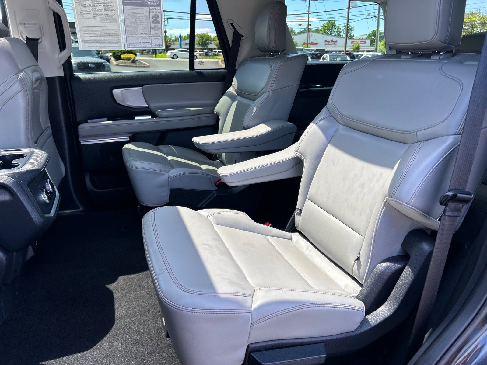Certified 2025 Ford Expedition Active AWD/4WD image 10