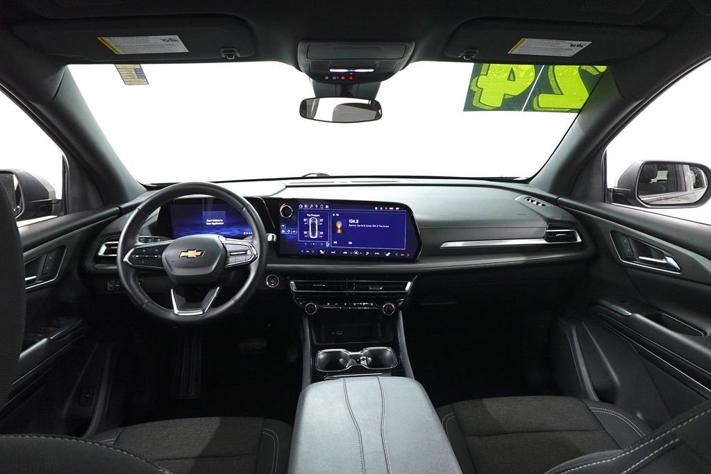 Used 2024 Chevrolet Traverse LT image 7