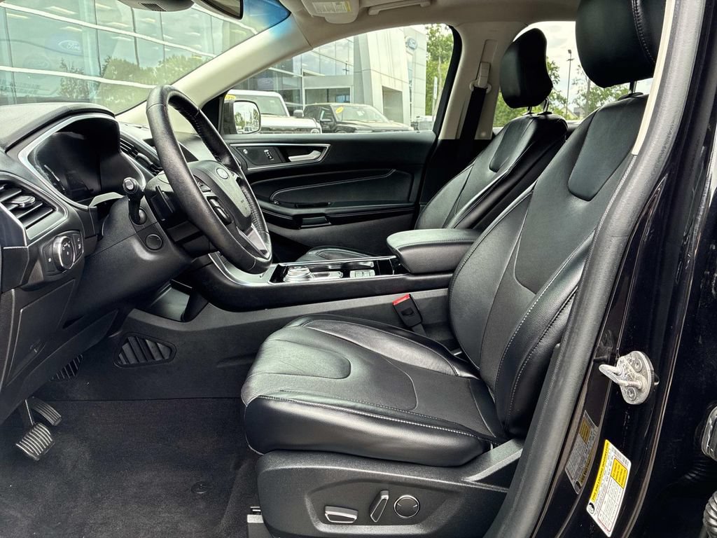 Certified 2019 Ford Edge Titanium w/ Equipment Group 301A AWD/4WD image 23