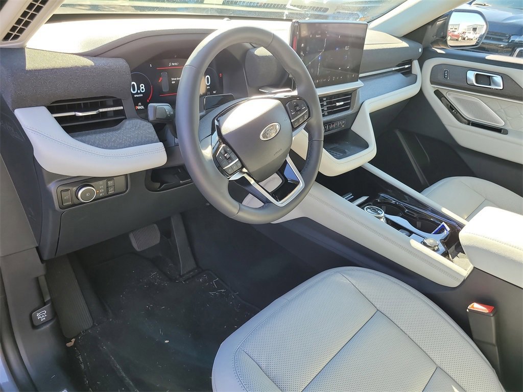 Certified 2025 Ford Explorer Platinum w/ Ultimate Package image 18