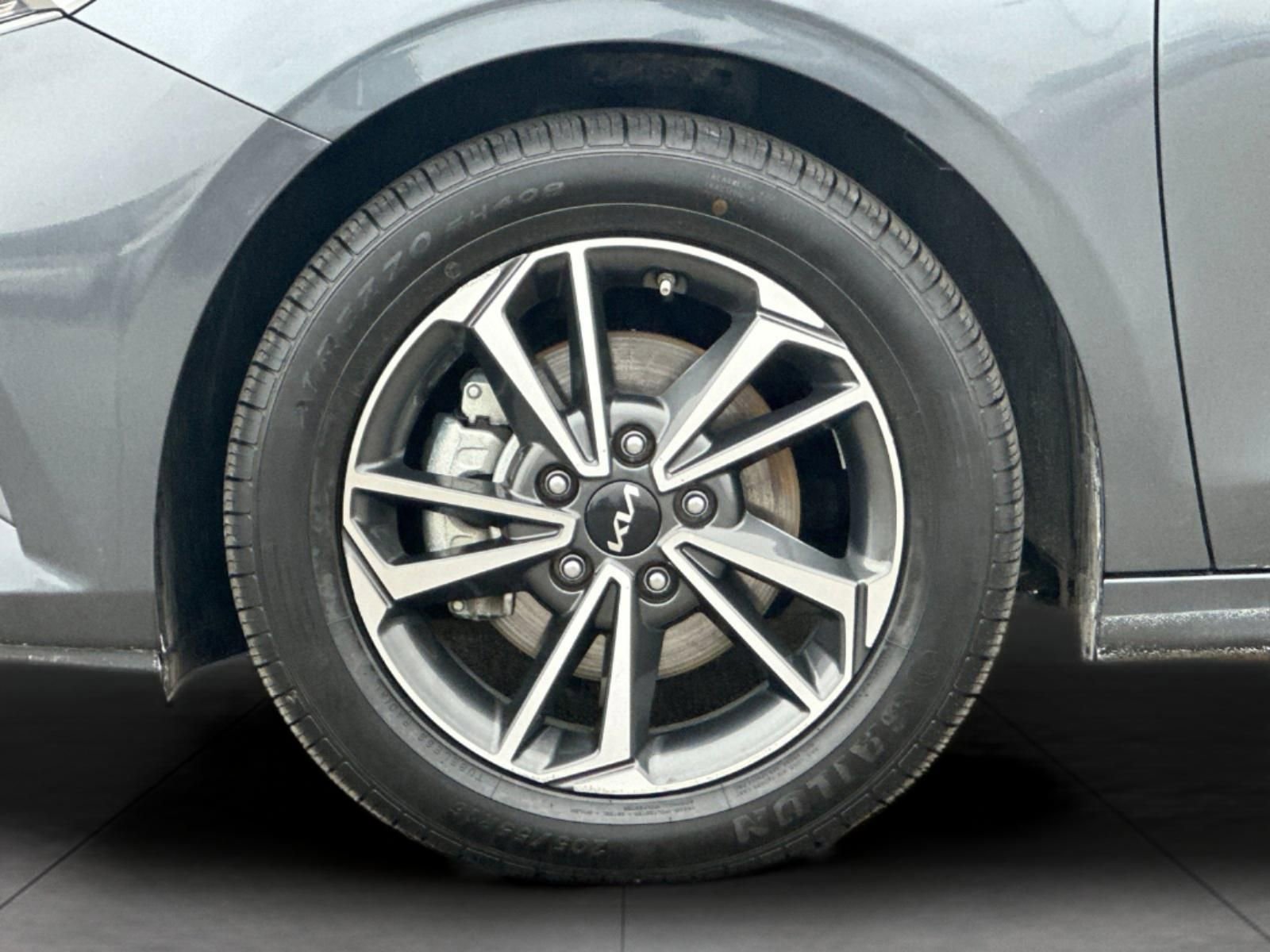 Used 2023 Kia Forte LXS image 22