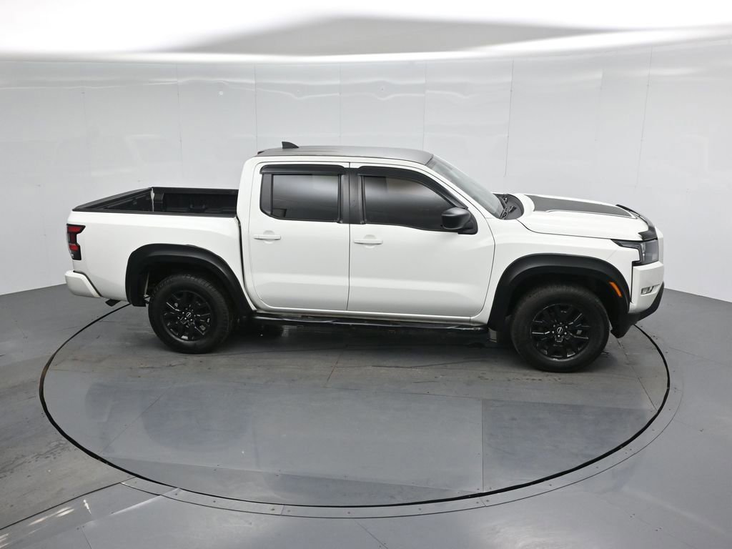 Used 2022 Nissan Frontier SV w/ Technology Package image 11