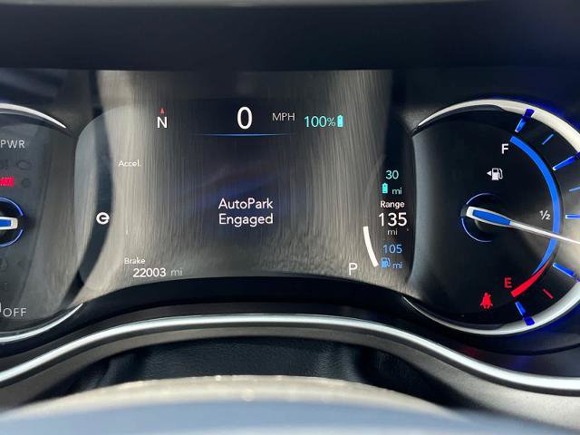 Used 2024 Chrysler Pacifica Limited FWD image 14