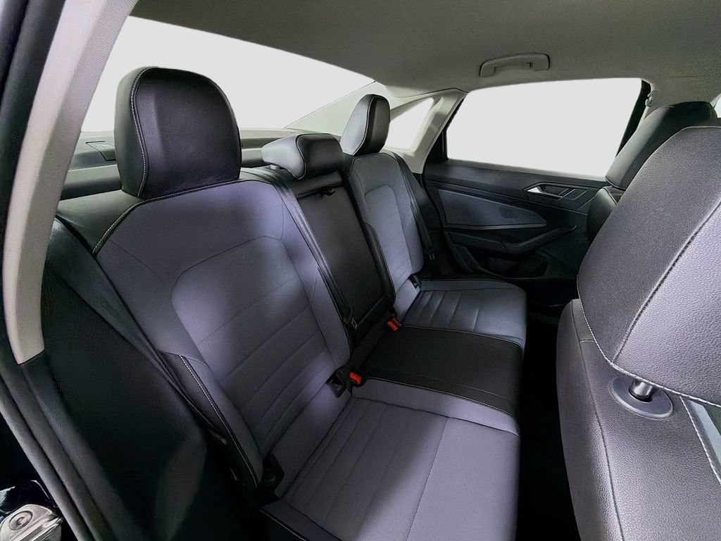 Used 2025 Volkswagen Jetta SE FWD image 27