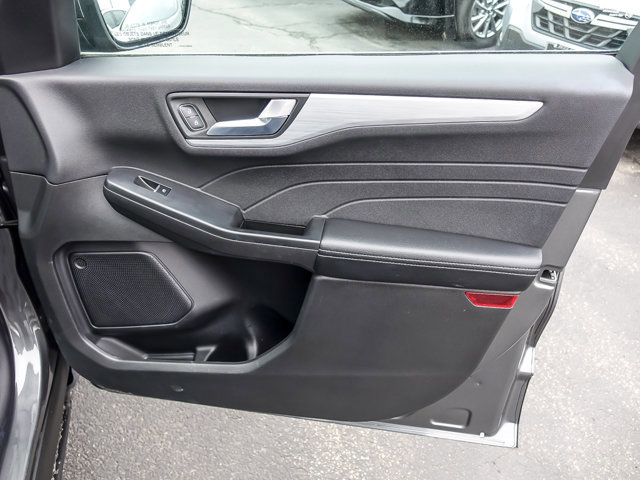 Certified 2025 Ford Escape Platinum image 25