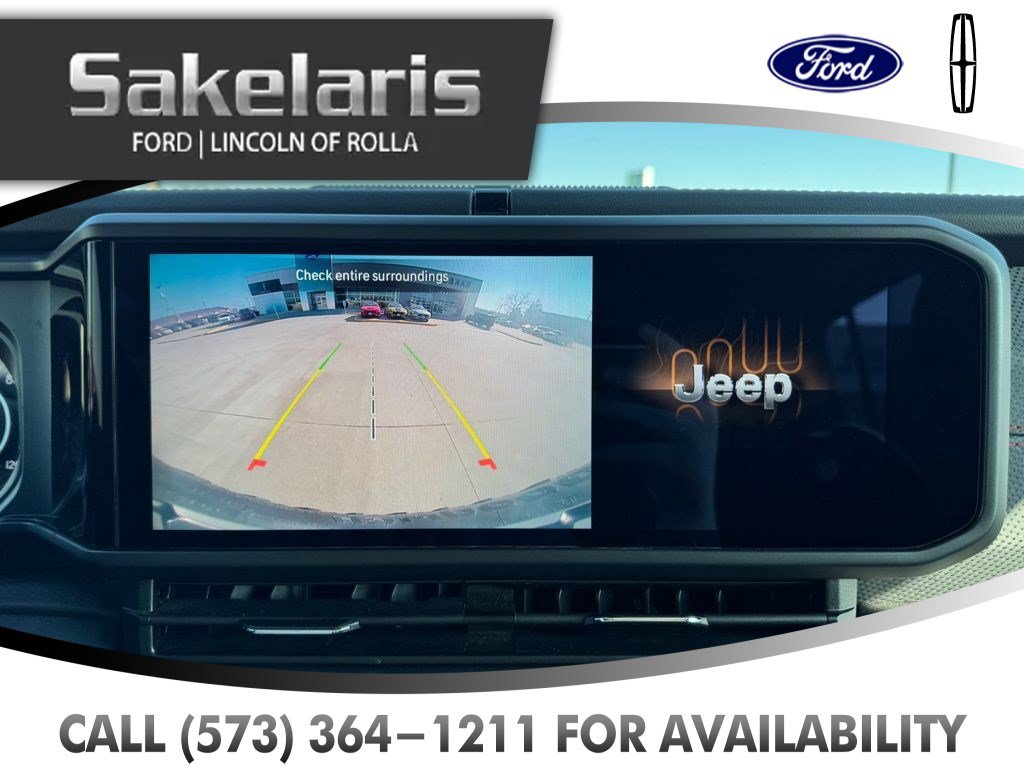 Used 2025 Jeep Wrangler Unlimited Rubicon AWD/4WD image 19