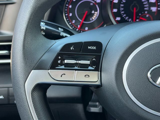 Used 2022 Hyundai Elantra SEL FWD image 38