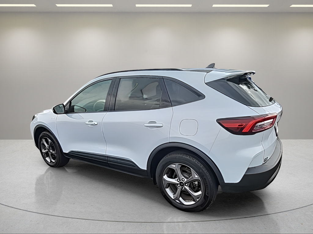 Certified 2025 Ford Escape ST-Line Select AWD/4WD image 6