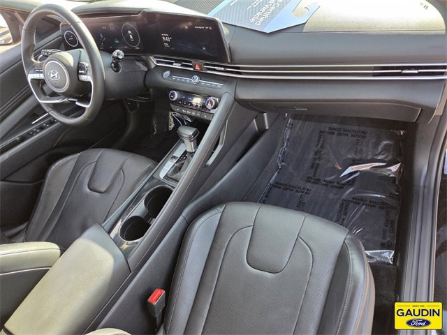 Used 2023 Hyundai Elantra Limited w/ Preferred Accessory Package image 17