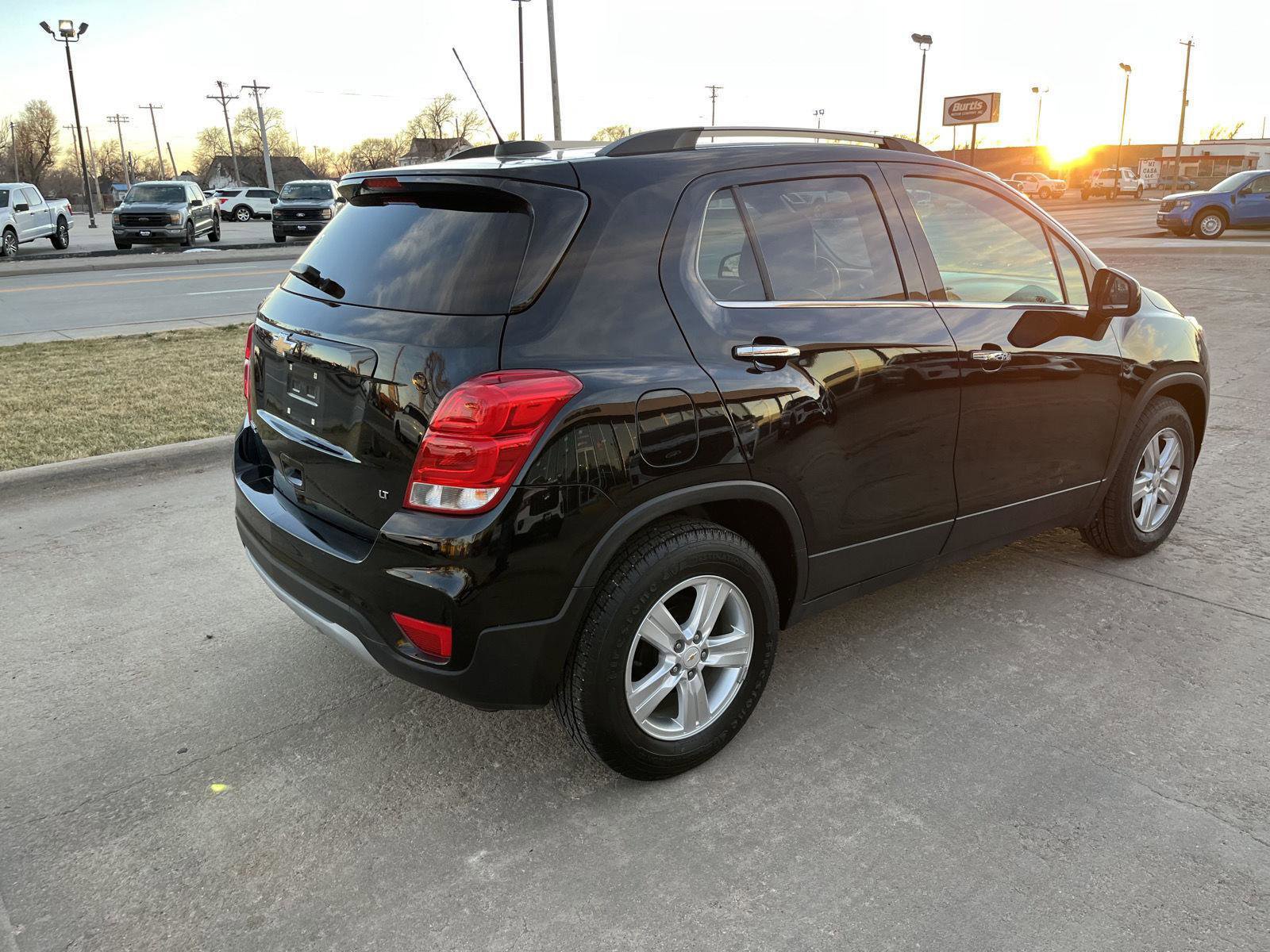 Used 2019 Chevrolet Trax LT w/ LT Convenience Package image 8