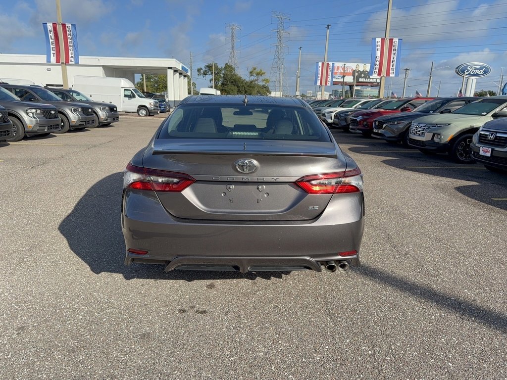 Used 2023 Toyota Camry SE image 3
