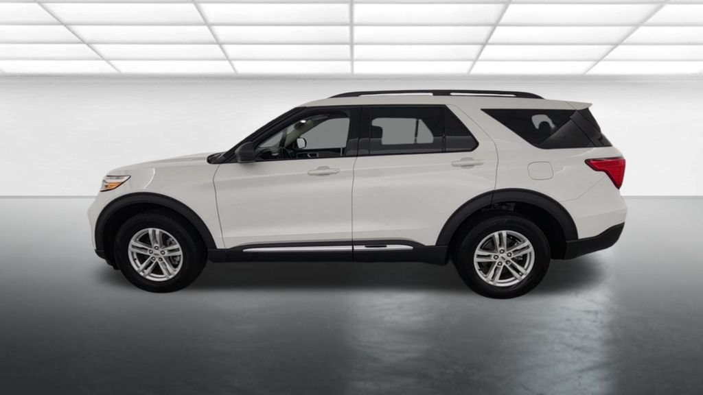 Certified 2024 Ford Explorer XLT w/ Equipment Group 202A AWD/4WD image 5