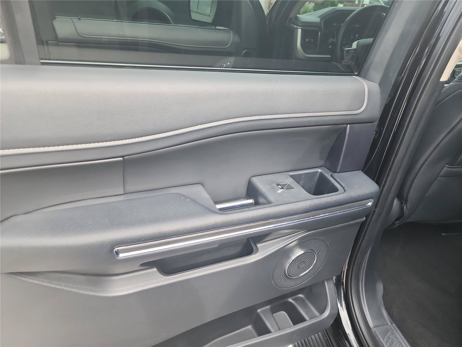 Certified 2023 Ford Expedition Max XLT RWD image 18