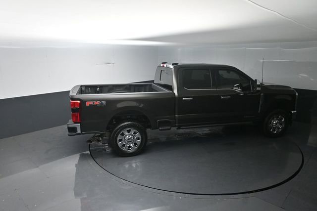 Certified 2025 Ford F250 Lariat w/ Lariat Ultimate Package AWD/4WD image 32