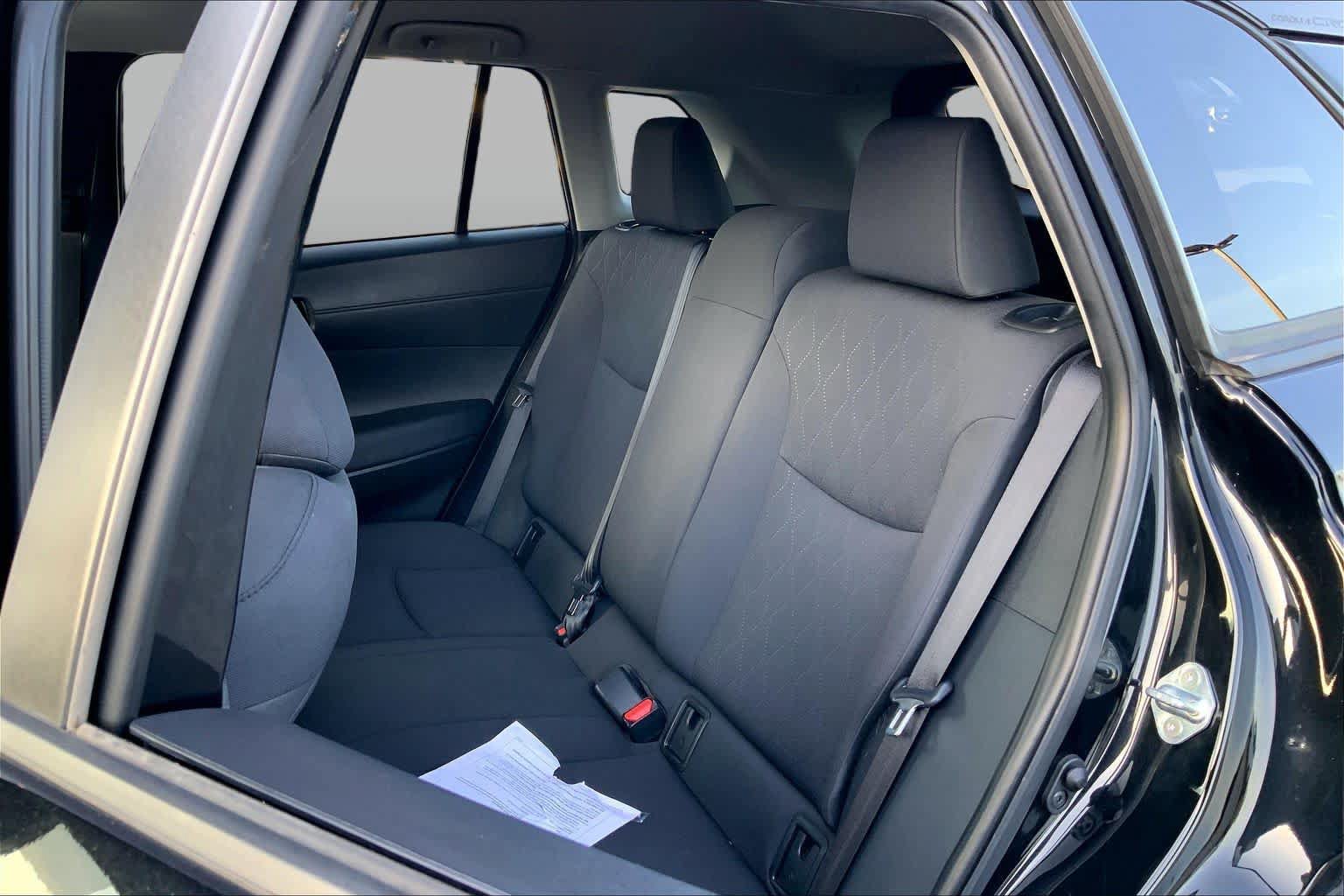 Used 2024 Toyota Corolla Cross LE FWD image 19