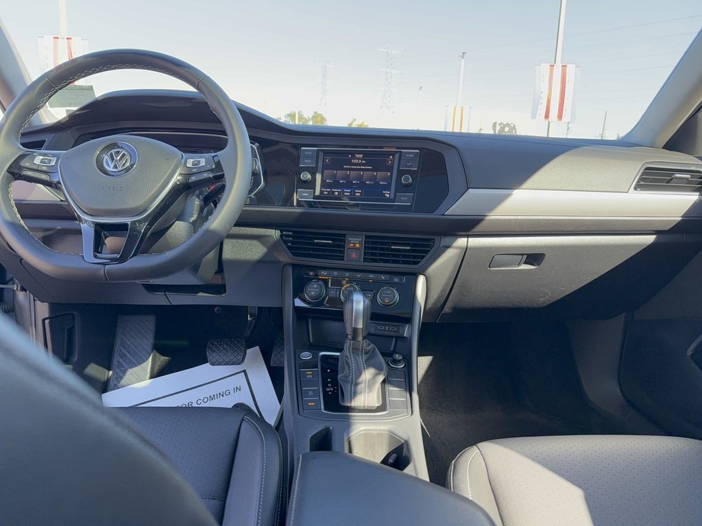 Used 2021 Volkswagen Jetta SE image 30