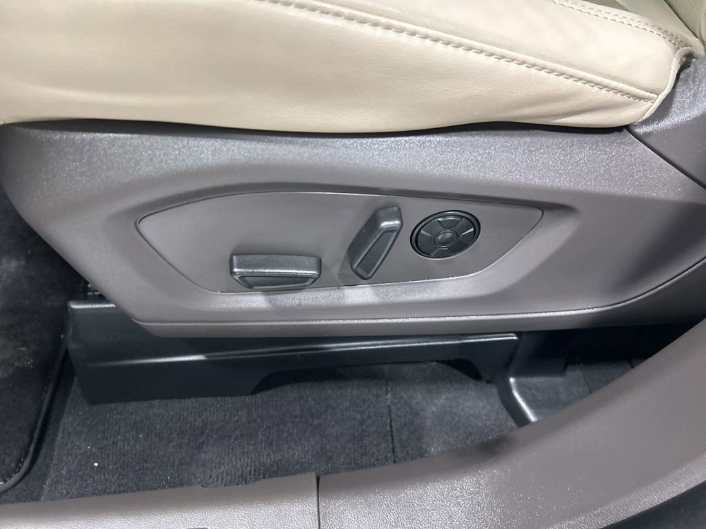 Certified 2023 Ford Explorer Platinum w/ Premium Technology Package image 13