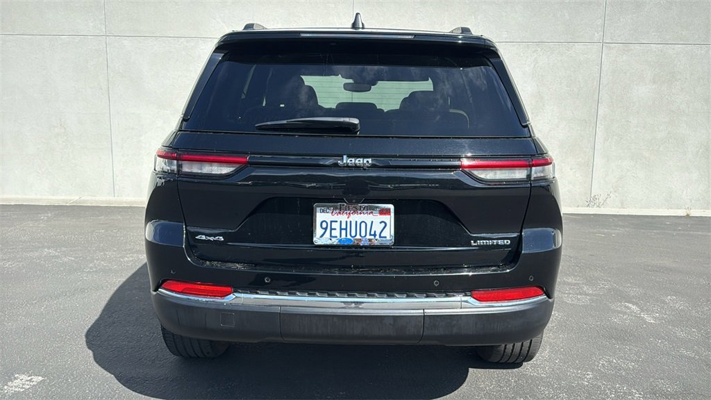 Used 2023 Jeep Grand Cherokee Limited image 2