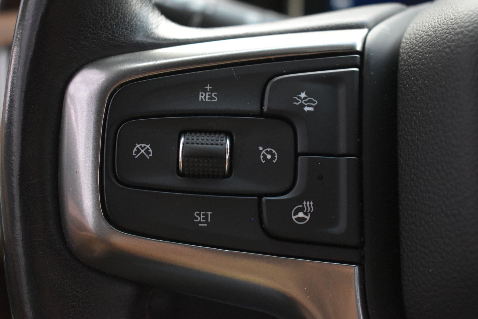 Used 2022 Chevrolet Suburban Premier AWD/4WD image 21