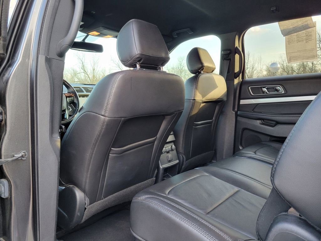 Certified 2017 Ford Explorer XLT w/ Equipment Group 202A image 14