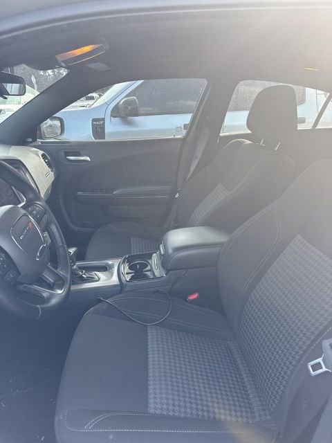 Used 2023 Dodge Charger SXT w/ Blacktop Package RWD image 5