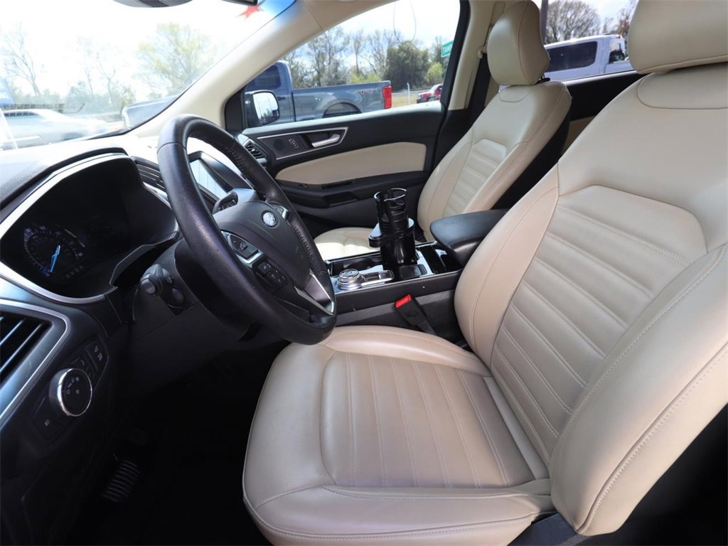 Certified 2019 Ford Edge SEL w/ Equipment Group 201A image 8