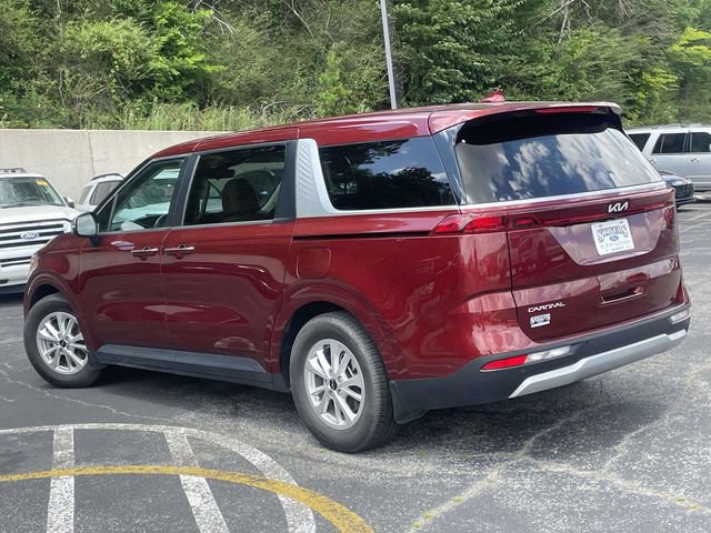 Used 2023 Kia Carnival LX FWD image 6